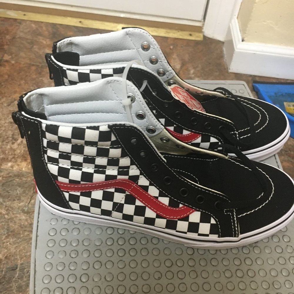 Van's High Skake  Size 6 in boys/ 7.5 girls/women